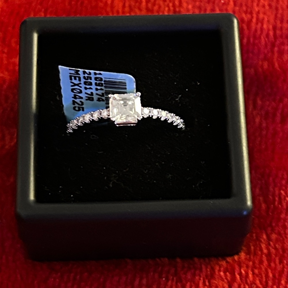 Moissanite Diamond square engagement ring size‎ 8 Retail $200
